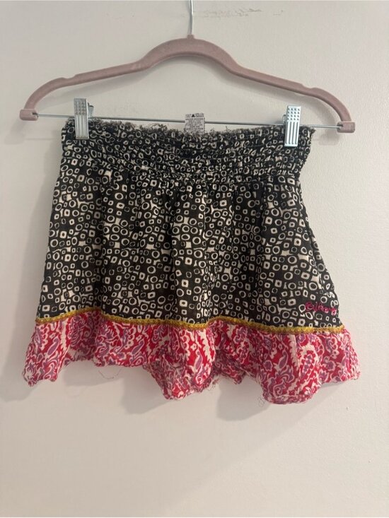 Dresses & Skirts - Black Printed Mini Skirt